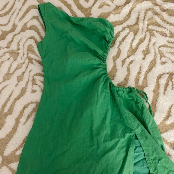 White Fox Green One-Shoulder Linen Cutout Dress NWOT - Picture 2 of 2